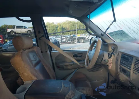 2002 Ford F-150 Lariat/Xlt z USA, uszkodzony, nr VIN 1FTRW07LX2KA56458